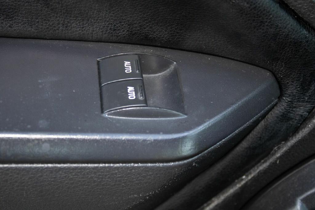 2005 Ford Mustang Image 11