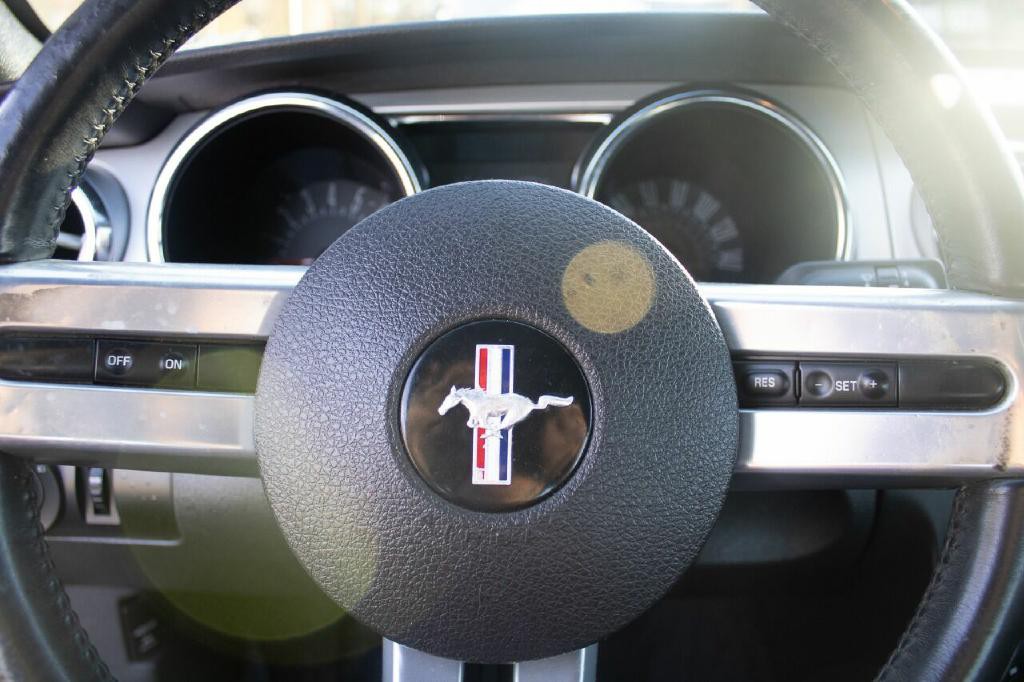 2005 Ford Mustang Image 13