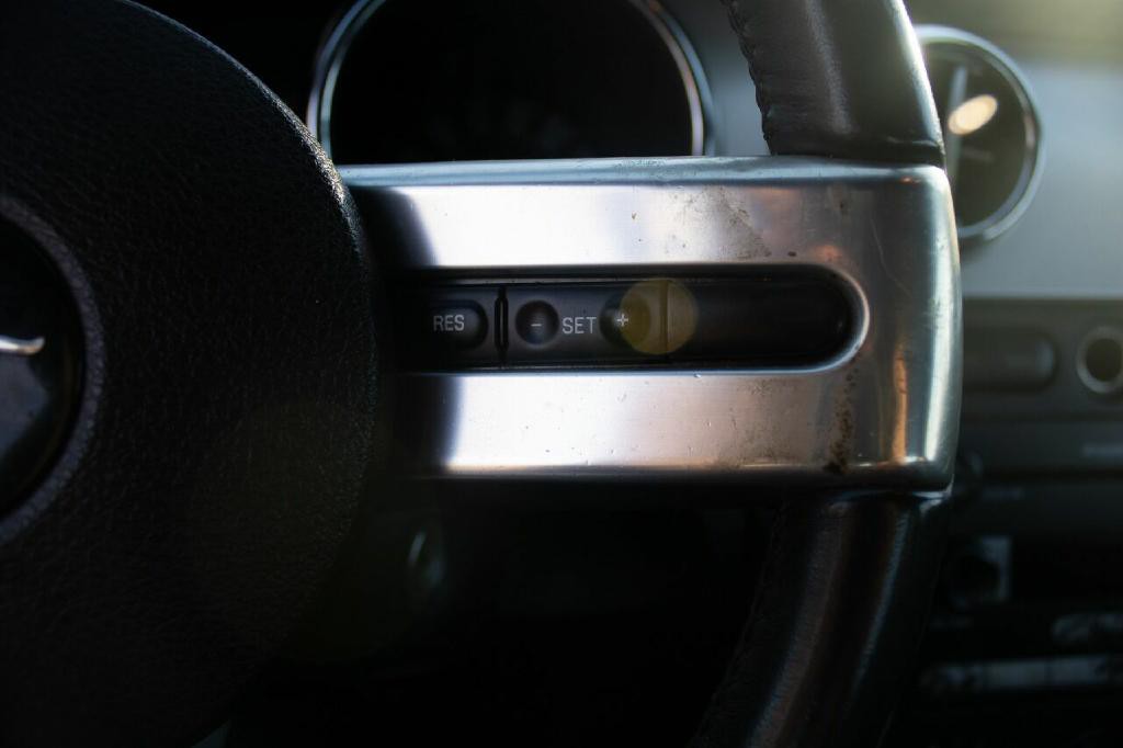 2005 Ford Mustang Image 16