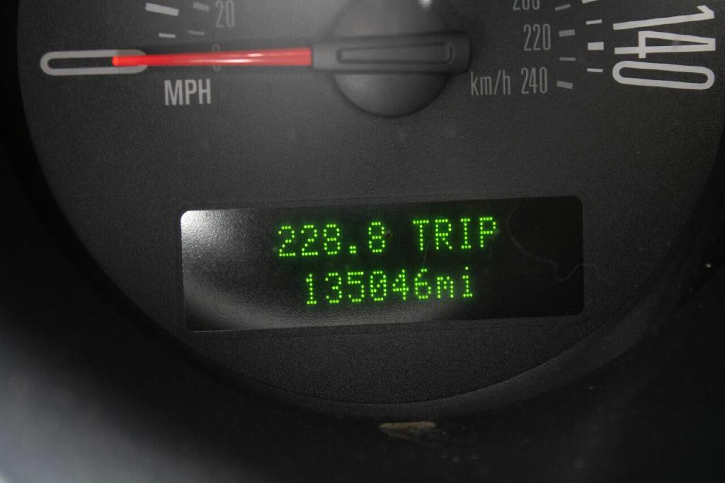 2005 Ford Mustang Image 17