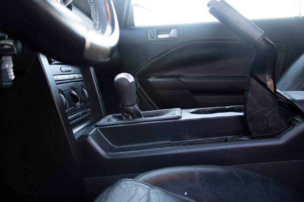 2005 Ford Mustang Image 21