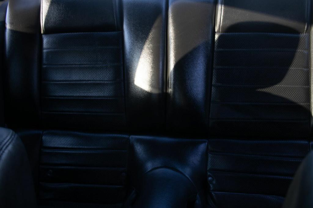 2005 Ford Mustang Image 25