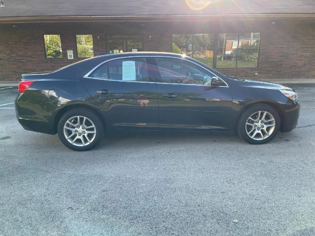 2014 Chevrolet Malibu Image 2