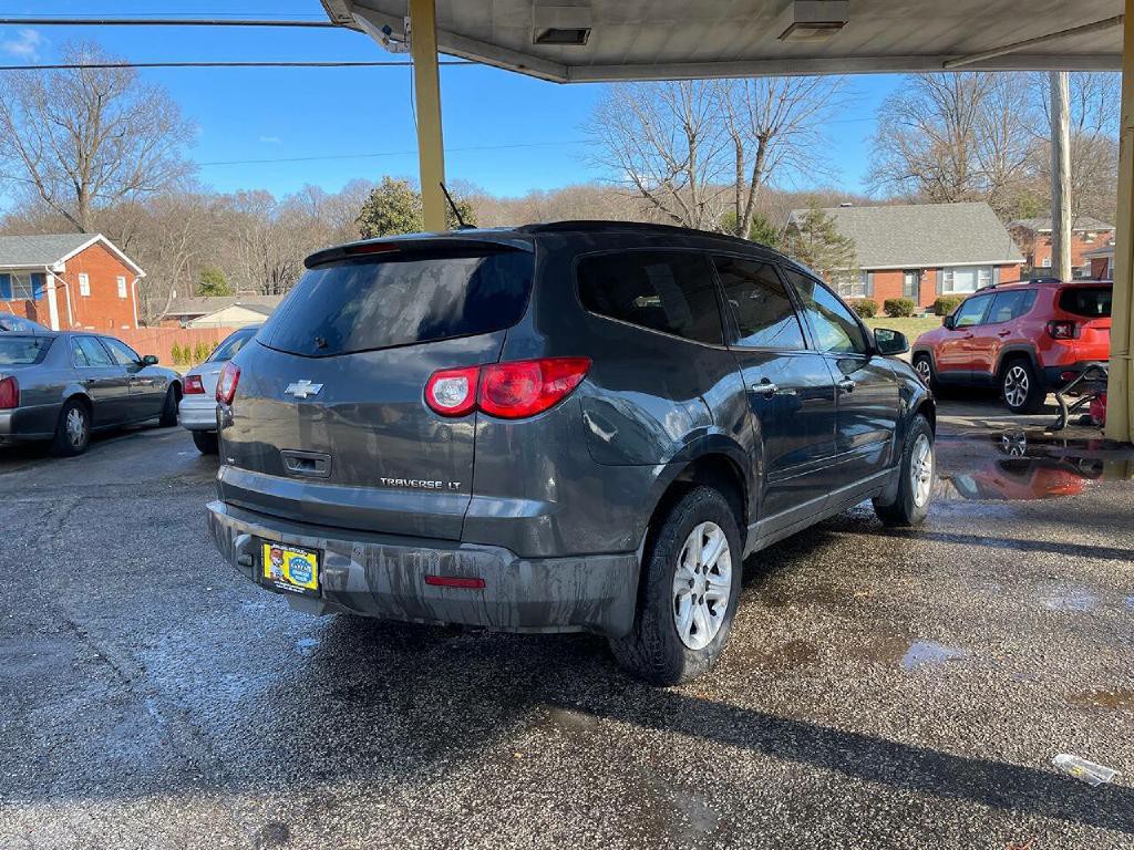 2011 Chevrolet Traverse Image 3