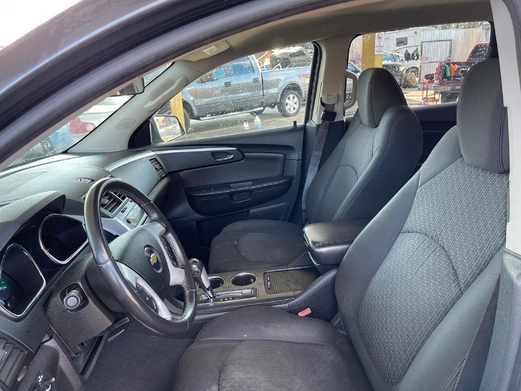 2011 Chevrolet Traverse Image 12