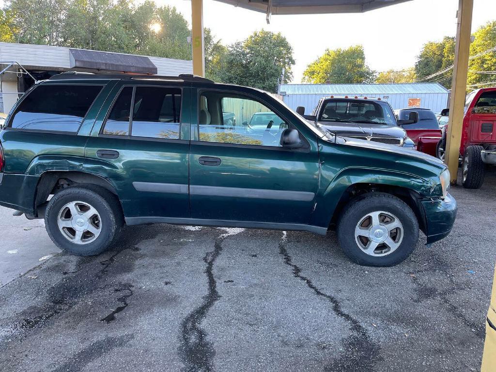 2005 Chevrolet Trailblazer Image 2