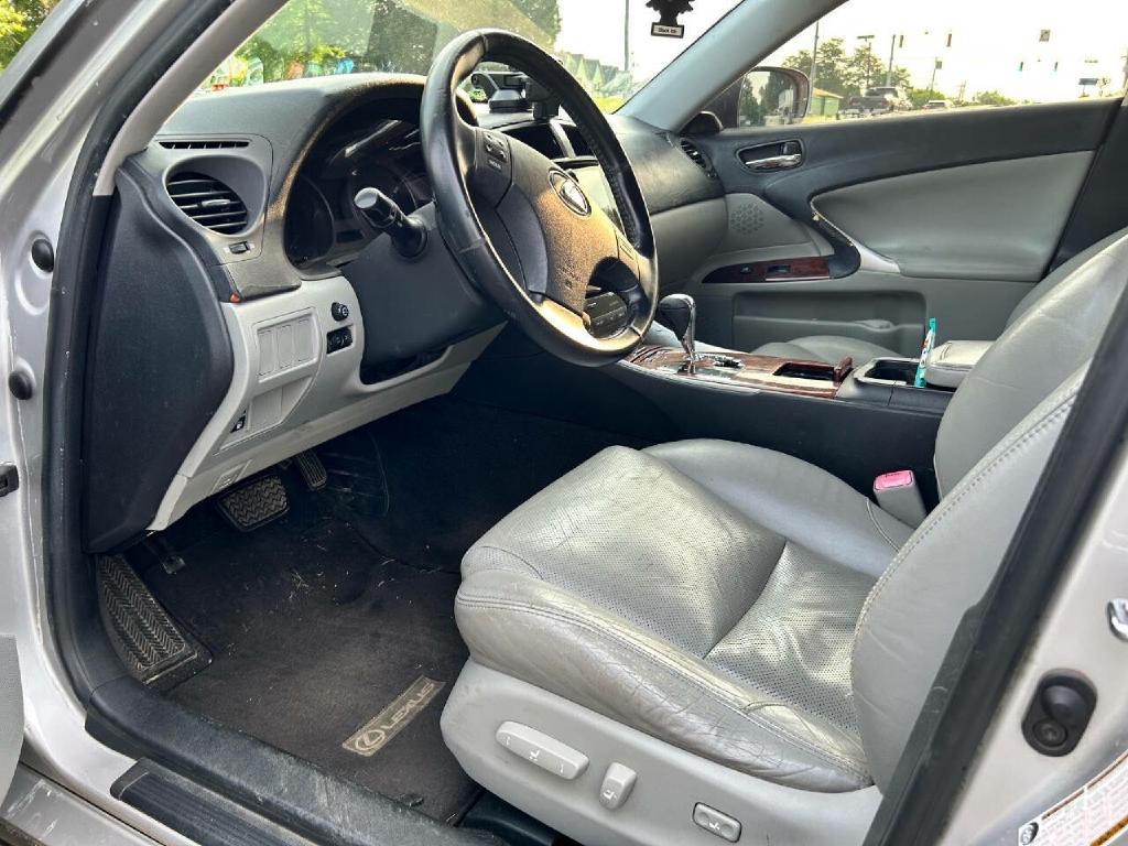 2006 Lexus IS 250 Image 10