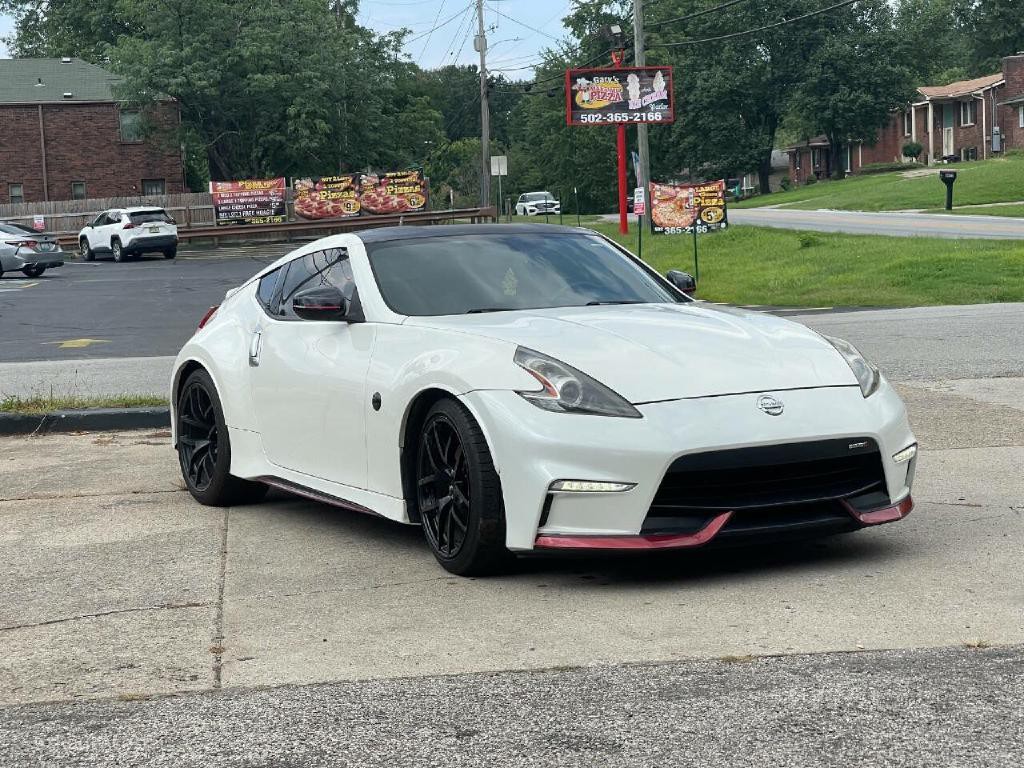 2015 Nissan 370Z Image 2