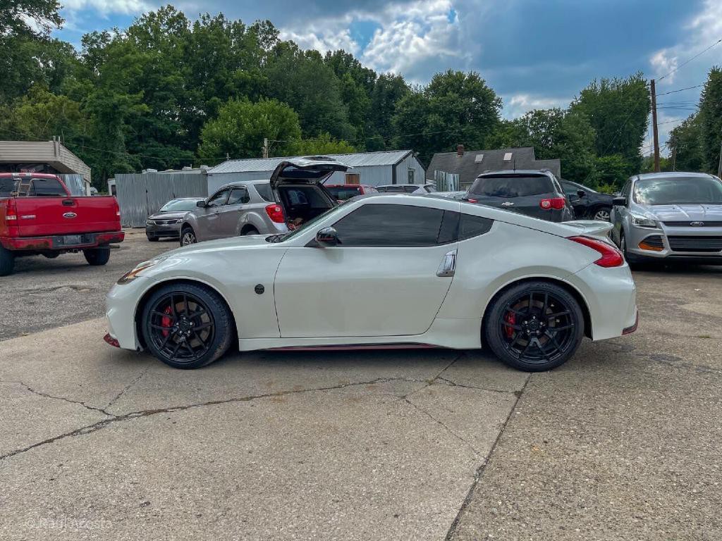 2015 Nissan 370Z Image 4