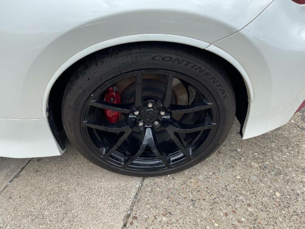 2015 Nissan 370Z Image 24