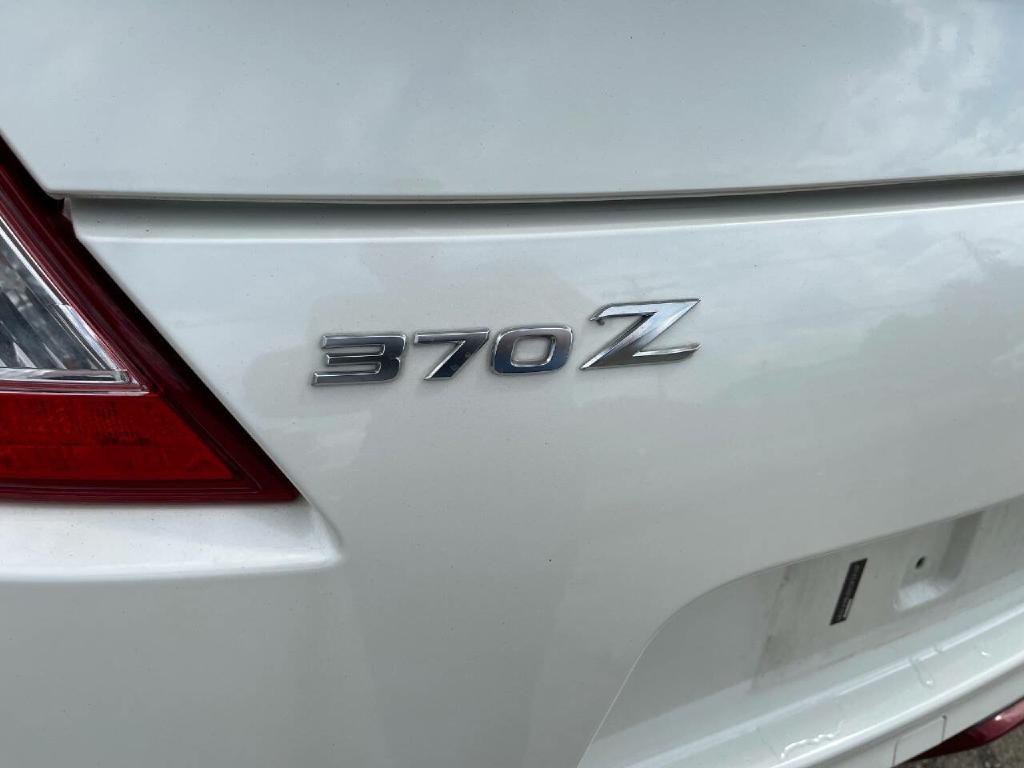 2015 Nissan 370Z Image 27