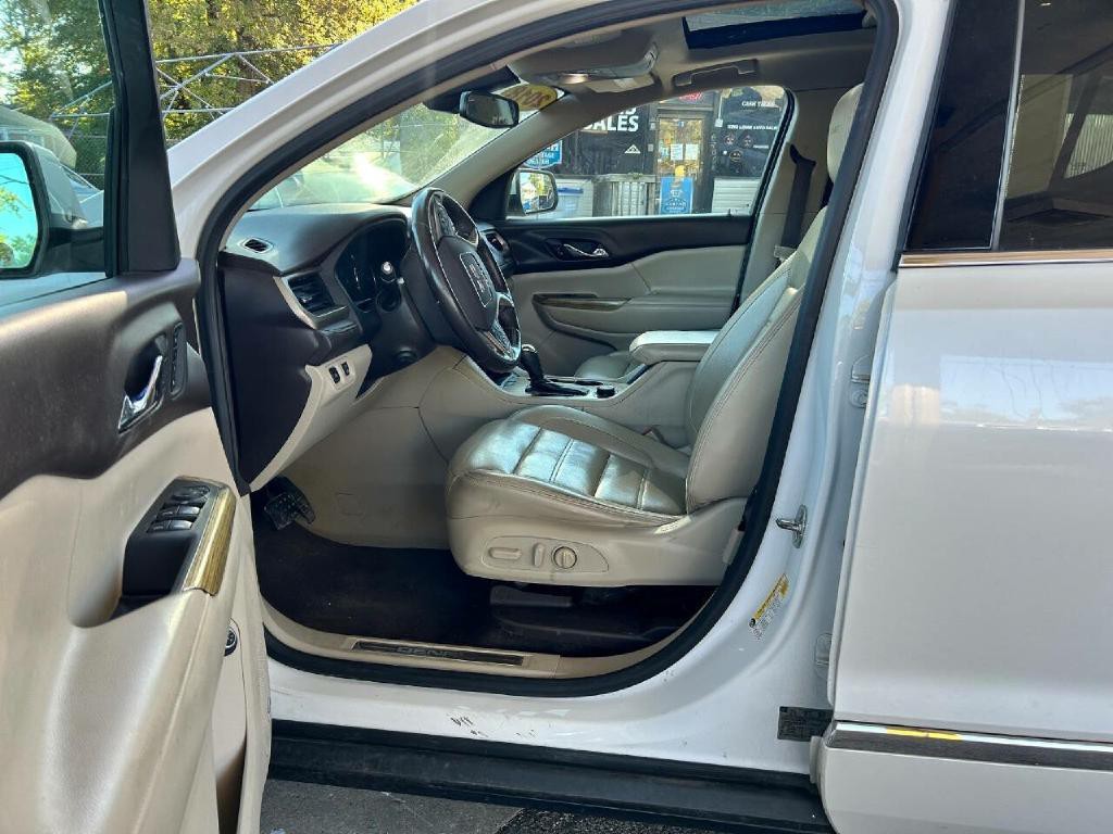 2018 GMC Acadia Image 9