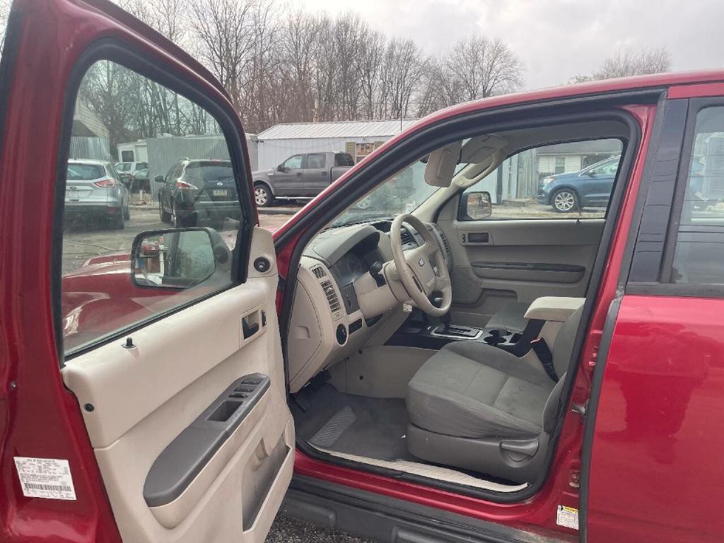 2011 Ford Escape Image 9