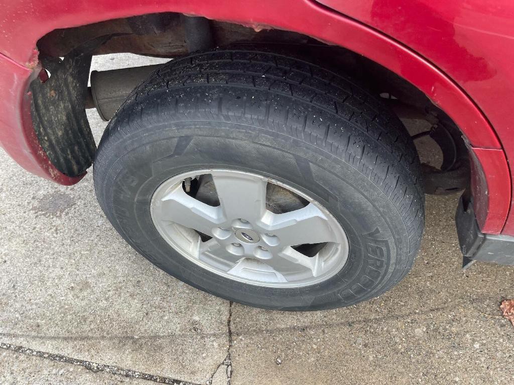 2011 Ford Escape Image 24