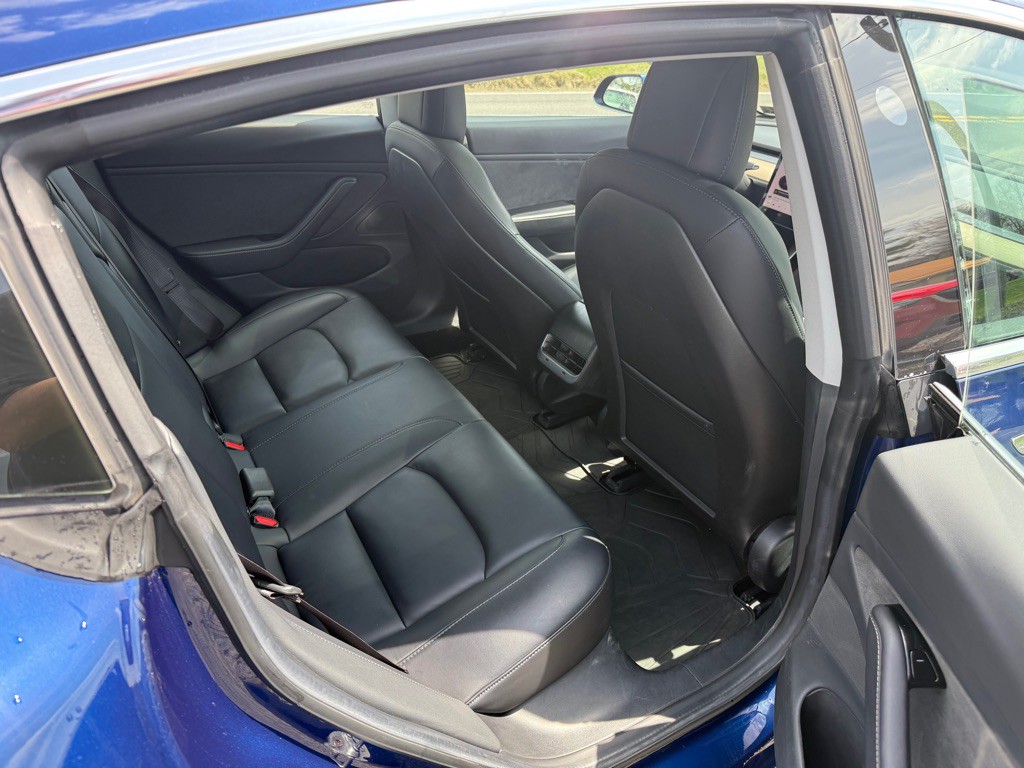 2018 Tesla Model 3 Image 9