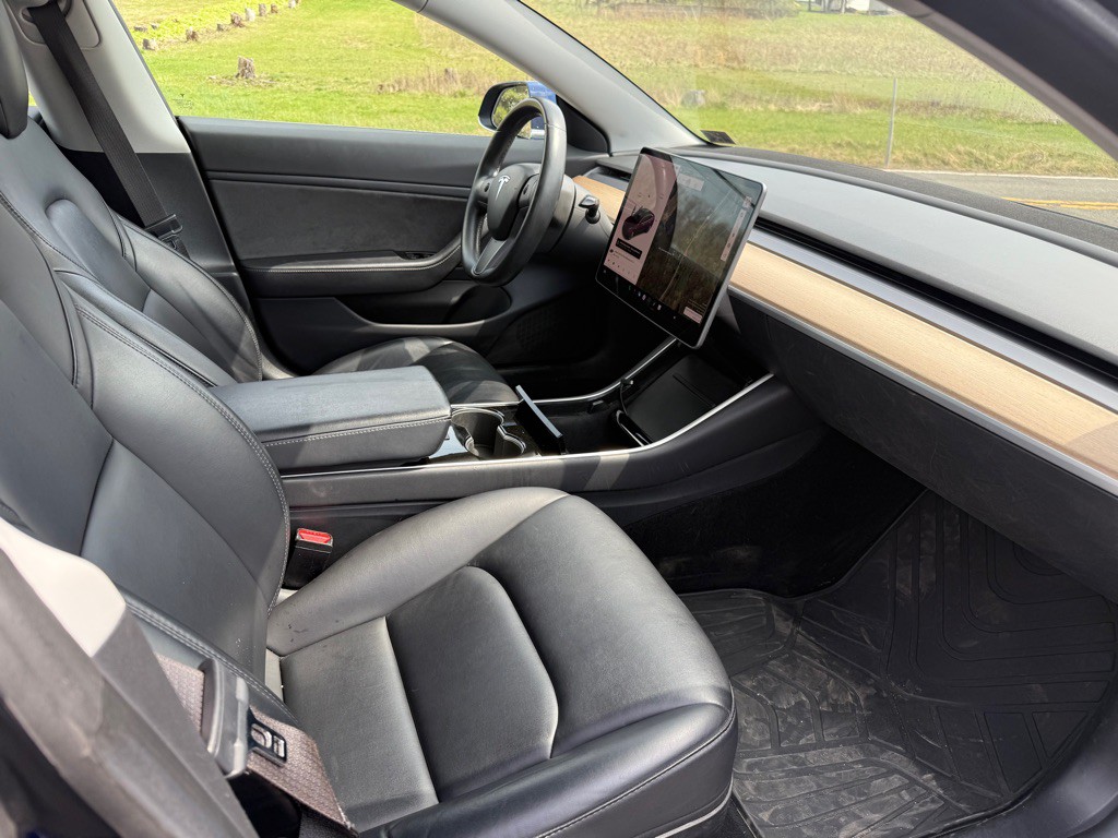 2018 Tesla Model 3 Image 11
