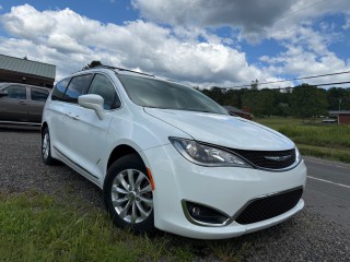 Image for 2017 Chrysler Pacifica Touring-l ID: 6796929