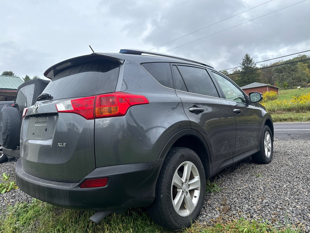 2013 Toyota Rav4 Image 4