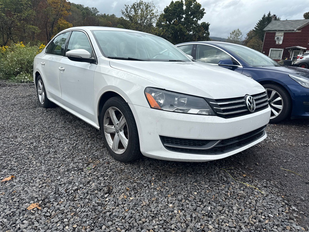 2012 Volkswagen Passat Image 1