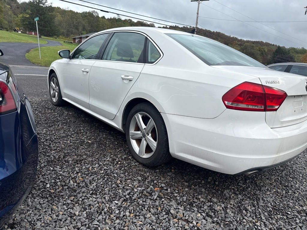 2012 Volkswagen Passat Image 4