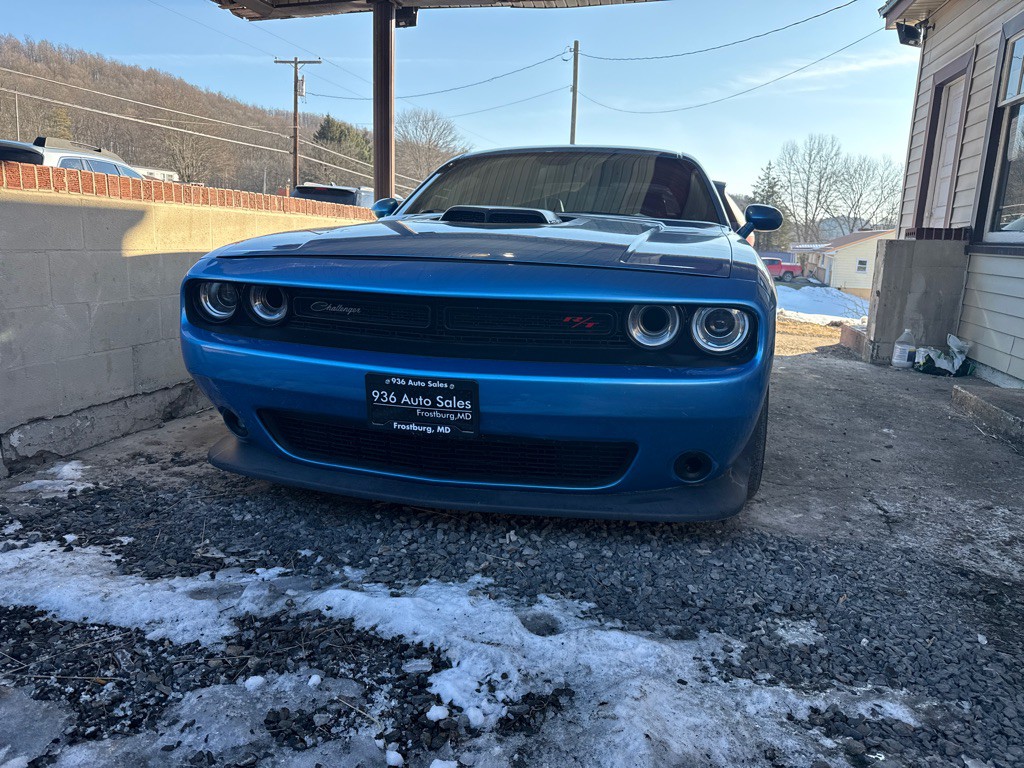 2016 Dodge Challenger Image 2