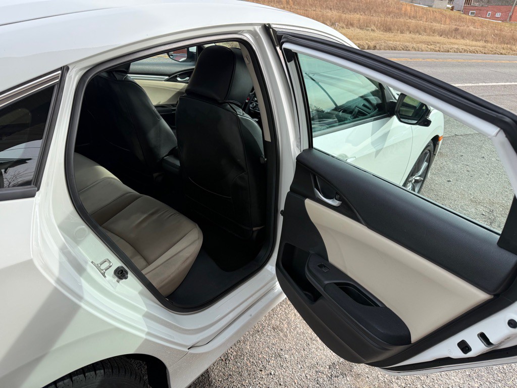 2019 Honda Civic Image 8