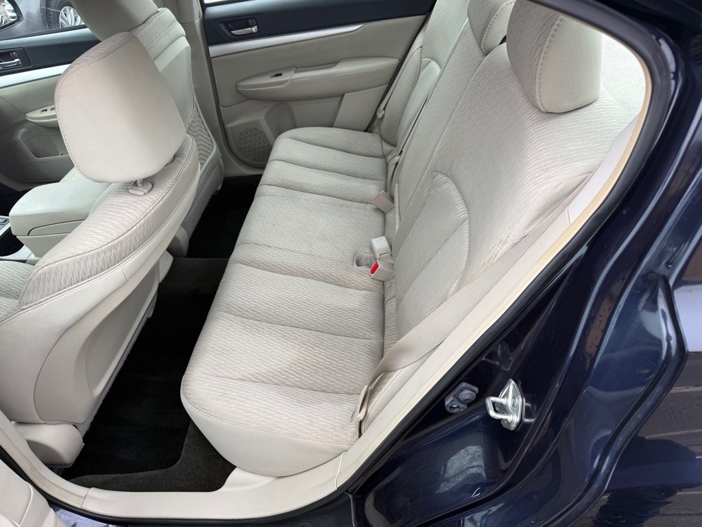 2012 Subaru Legacy Image 7