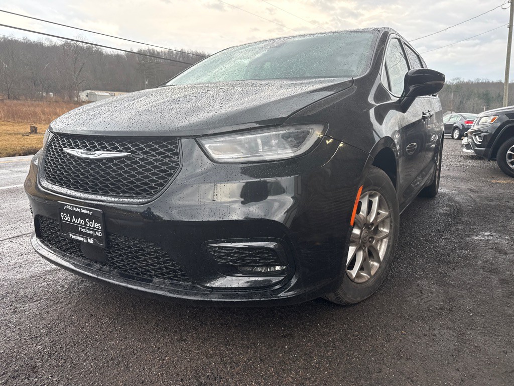 2024 Chrysler Pacifica Image 1