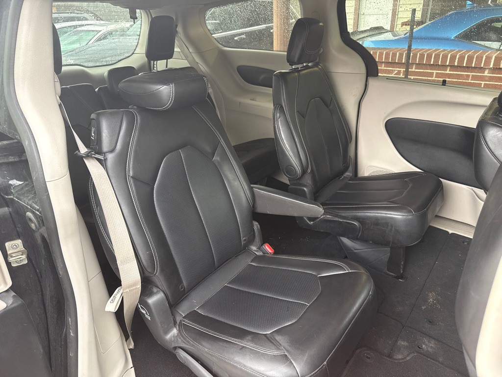 2024 Chrysler Pacifica Image 5