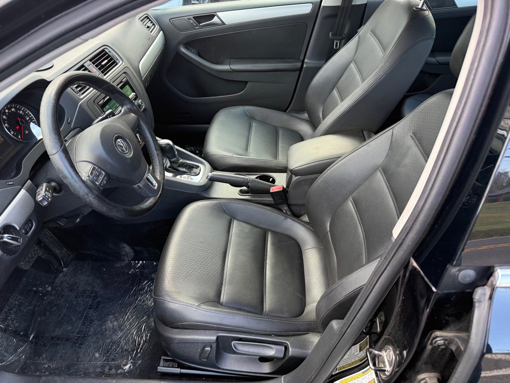 2013 Volkswagen Jetta Image 9