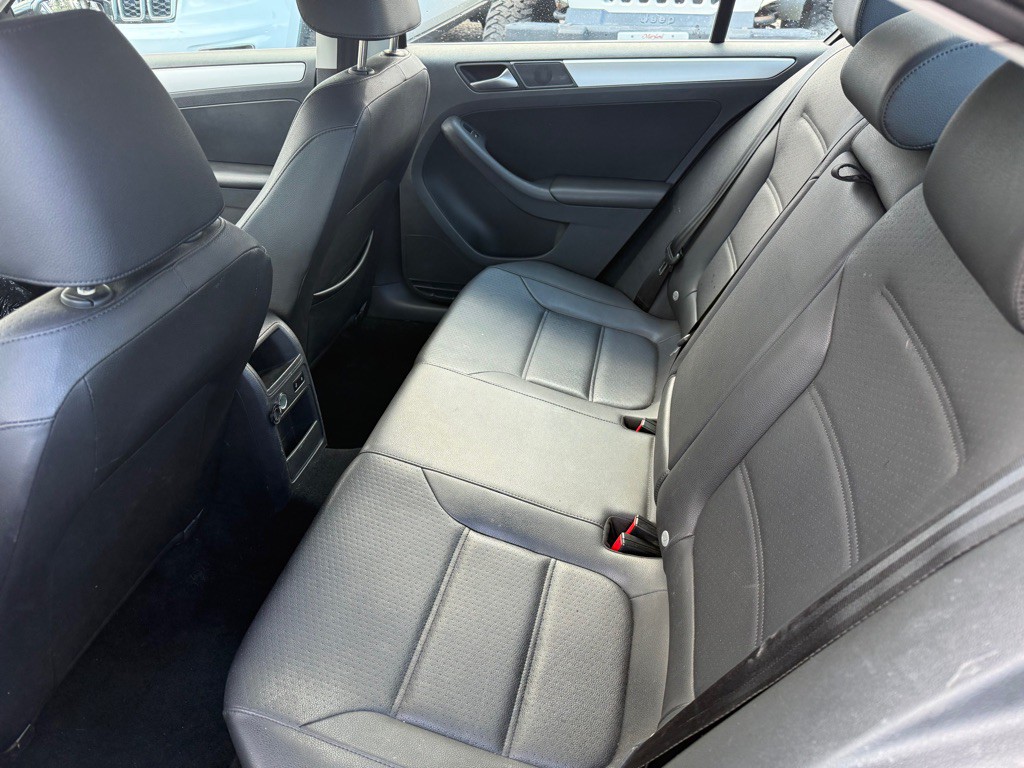 2013 Volkswagen Jetta Image 10