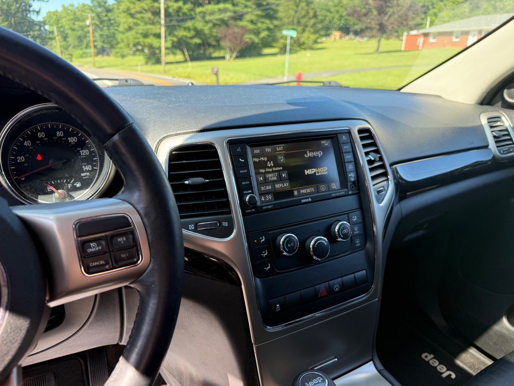 2013 Jeep Grand Cherokee Image 27