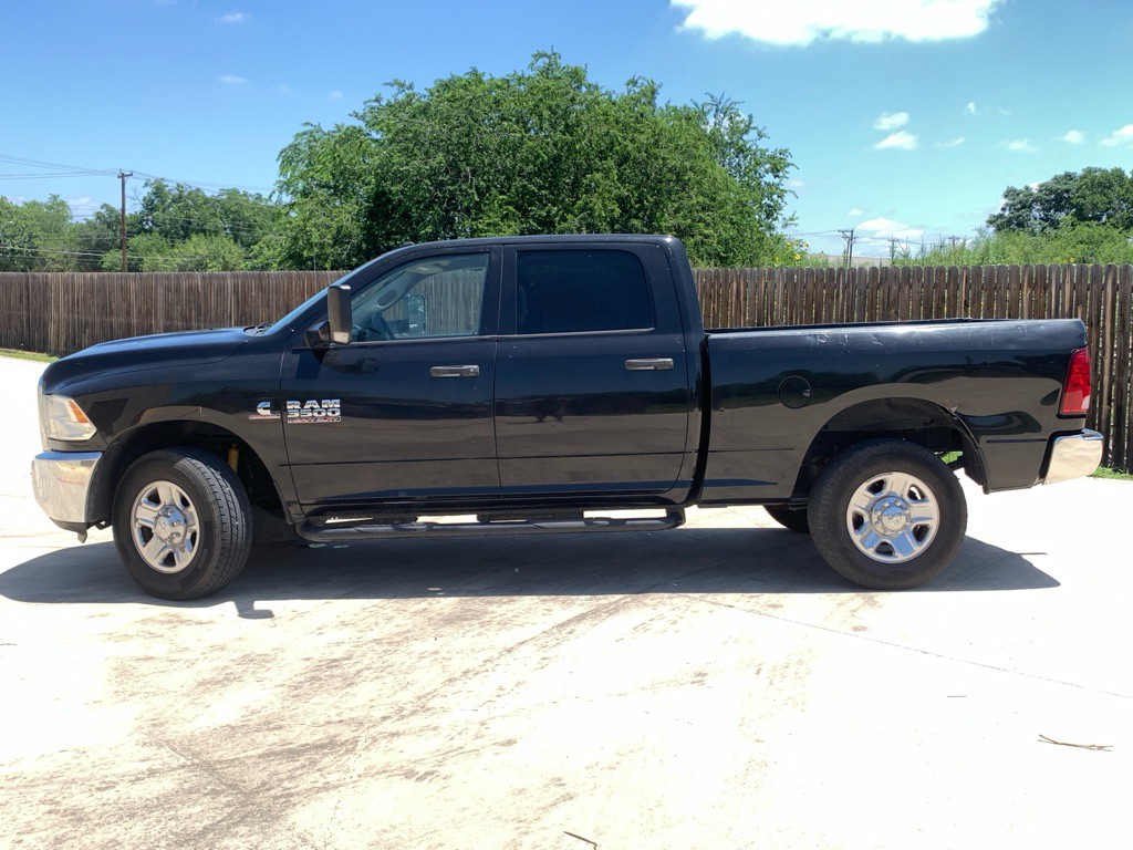 2017 RAM 3500 Image 2