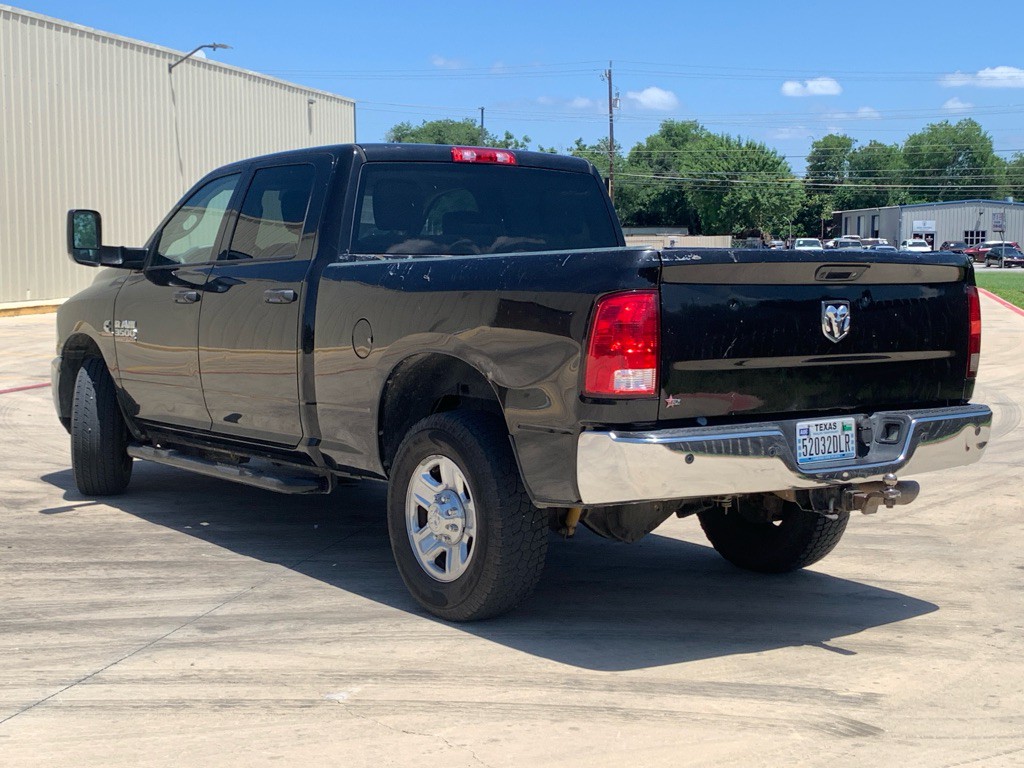 2017 RAM 3500 Image 3