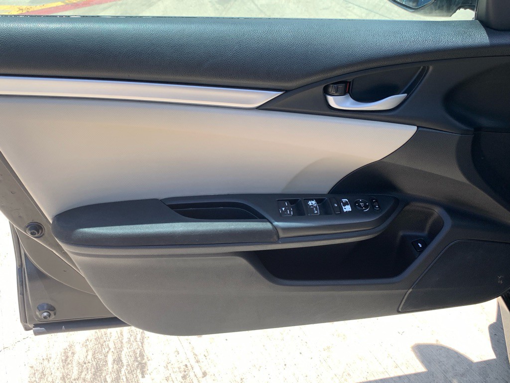 2017 Honda Civic Image 9