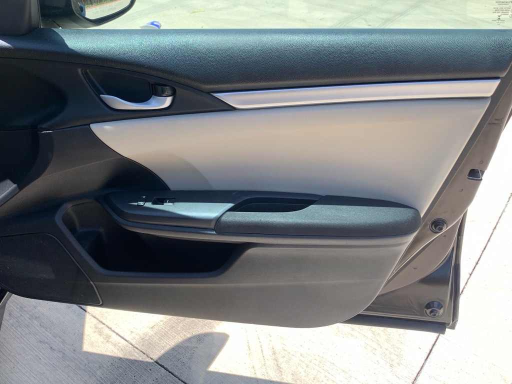 2017 Honda Civic Image 16