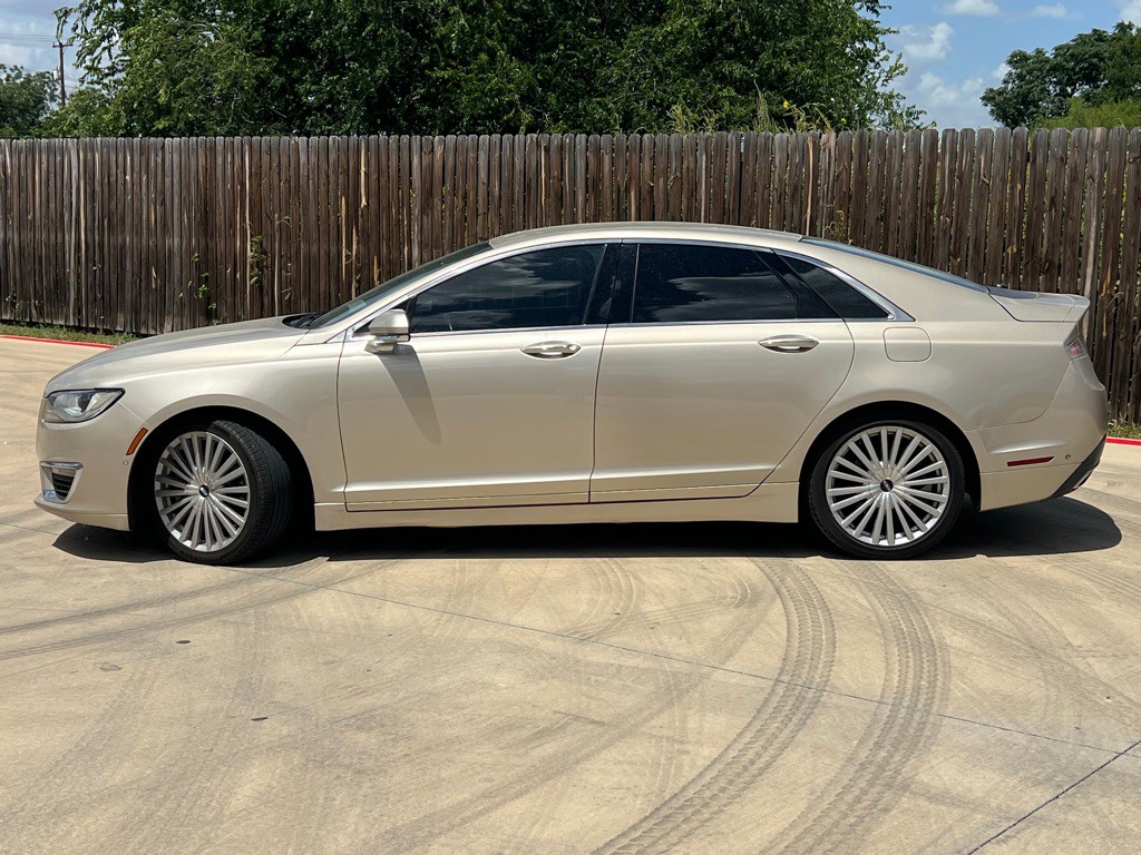 2017 Lincoln MKZ Image 2