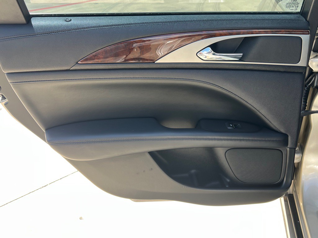 2017 Lincoln MKZ Image 11