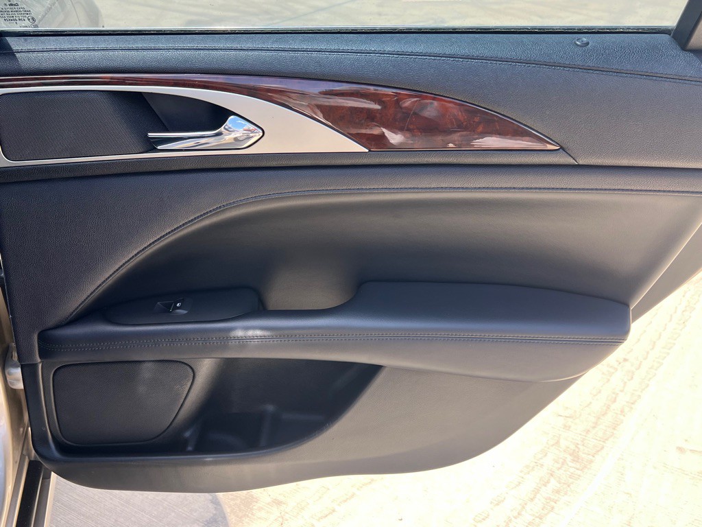2017 Lincoln MKZ Image 13
