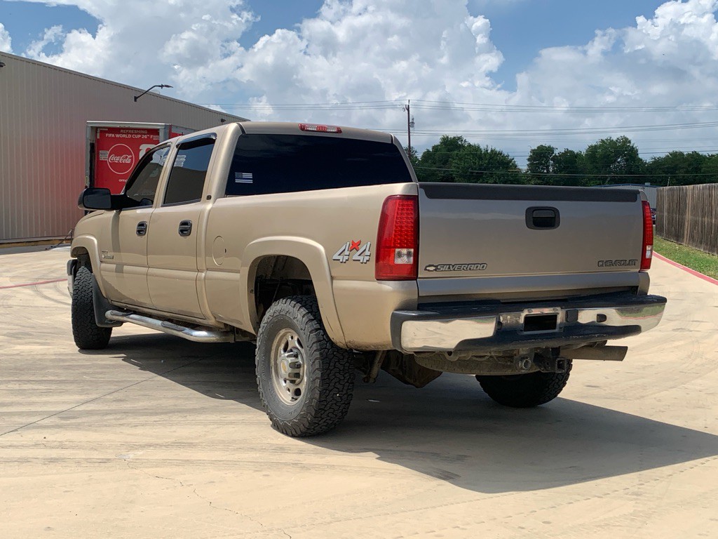2005 Chevrolet Silverado 1500 Image 3