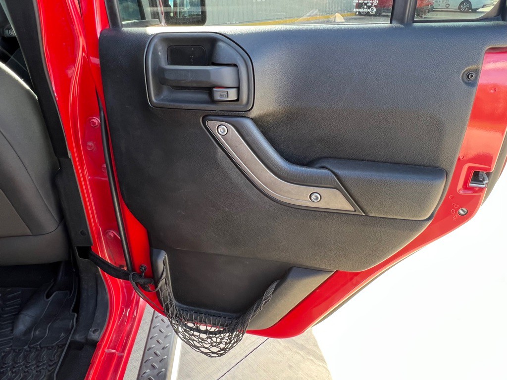 2012 Jeep Wrangler Unlimited Image 15