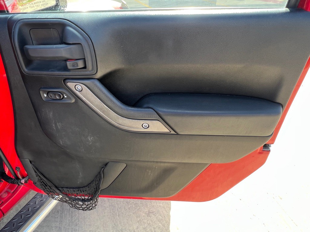 2012 Jeep Wrangler Unlimited Image 17