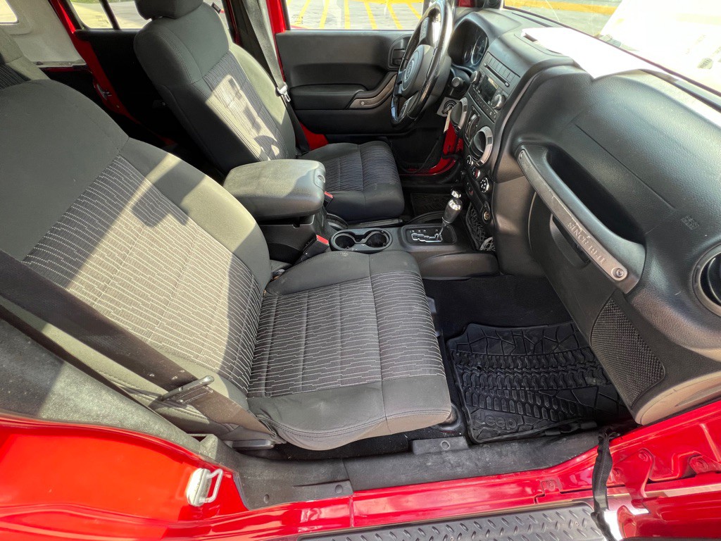 2012 Jeep Wrangler Unlimited Image 18