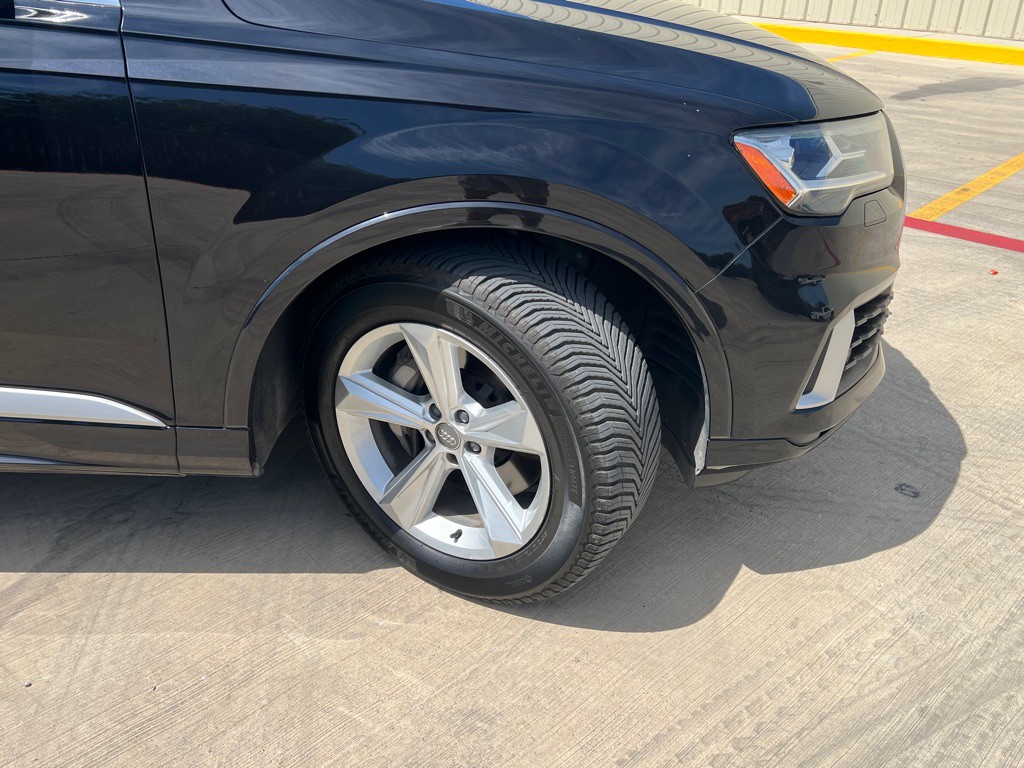 2020 Audi Q7 Image 8