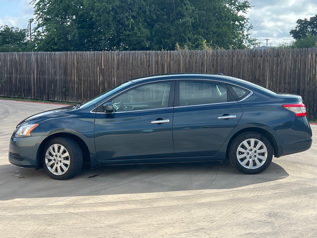2015 Nissan Sentra Image 2