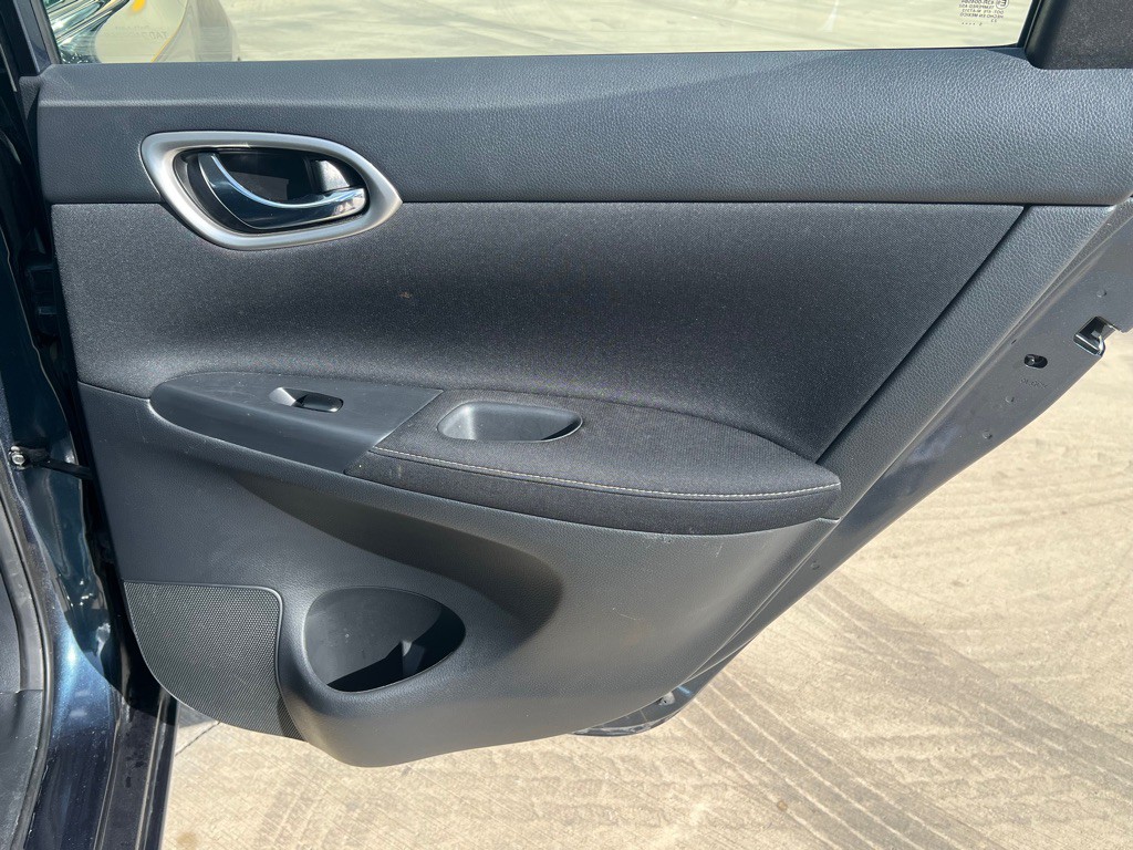 2015 Nissan Sentra Image 14