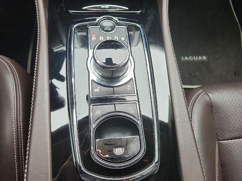 2013 Jaguar XK-Series Image 22