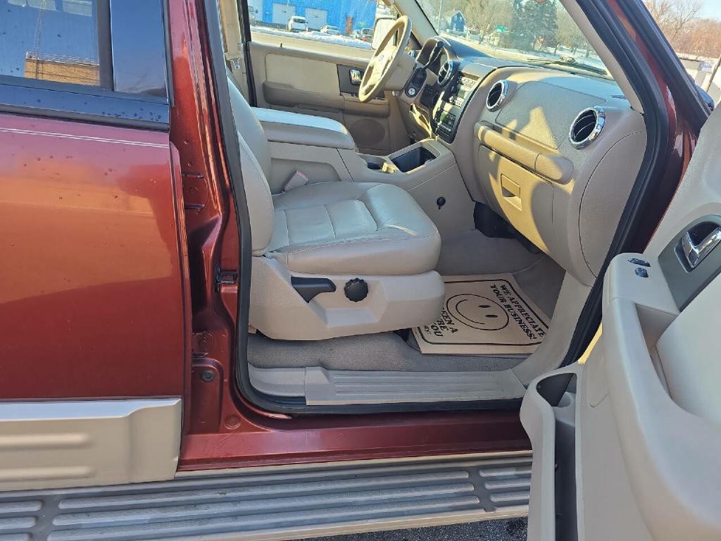 2006 Ford Expedition Image 12