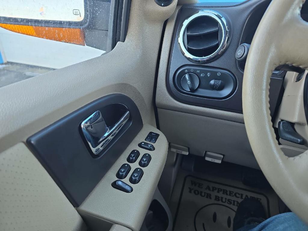 2006 Ford Expedition Image 22