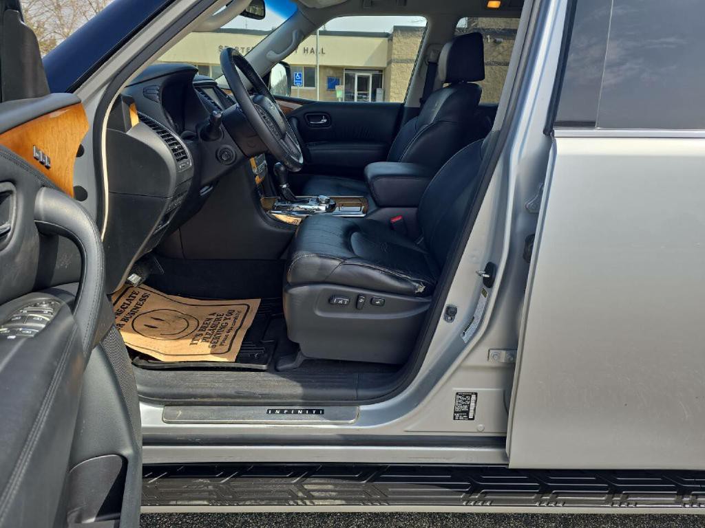 2014 INFINITI QX80 Image 7